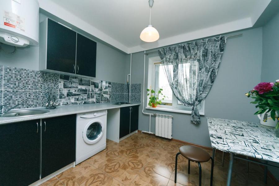 Apartment Near Dream Town Kiev Exterior foto